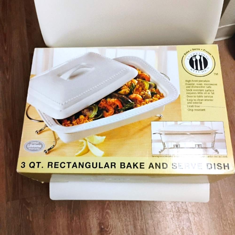 3 QT. BAKE & Serve dish new in box. 🎉BOGO🎉